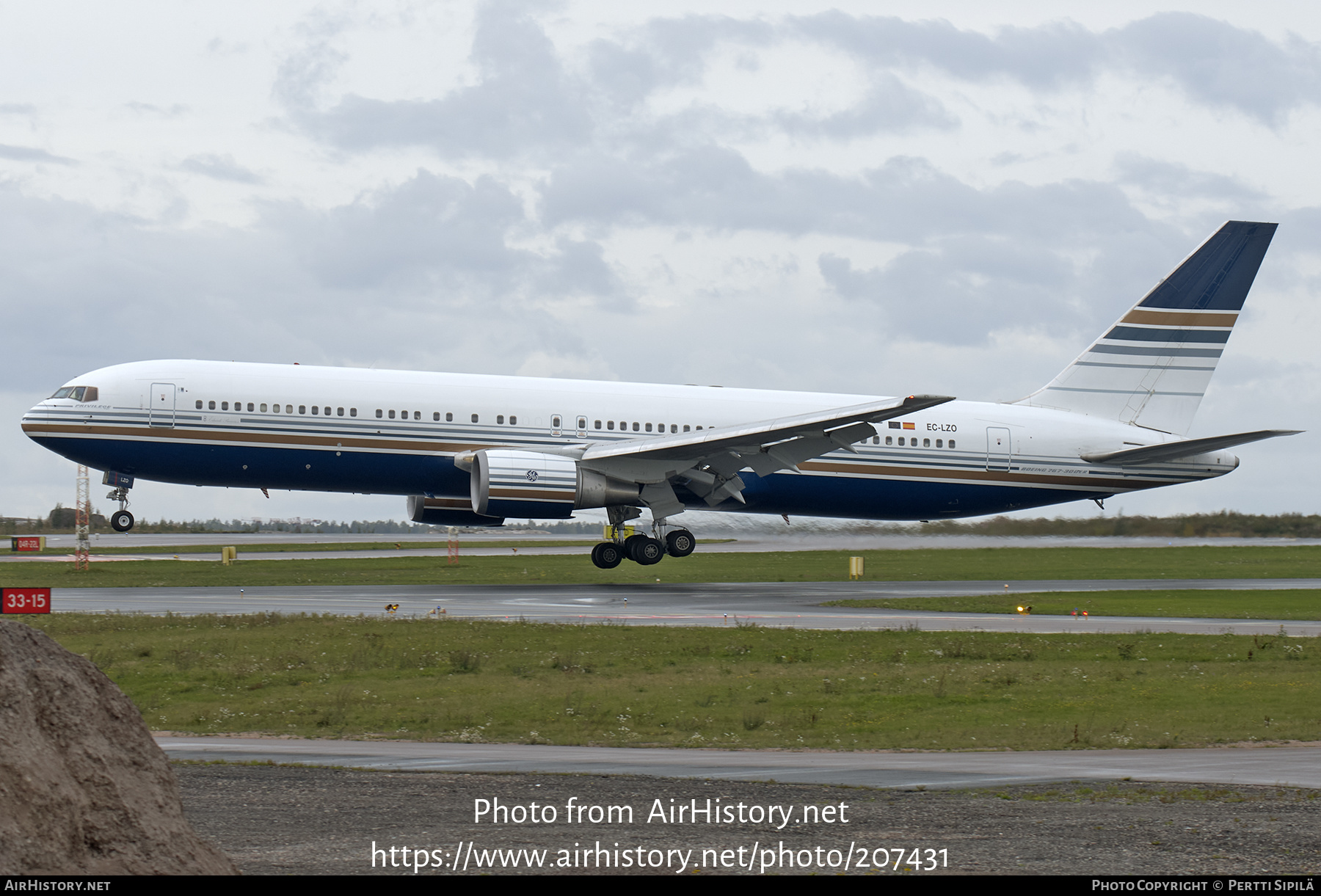 Aircraft Photo of EC-LZO | Boeing 767-35D/ER | Privilege Style | AirHistory.net #207431