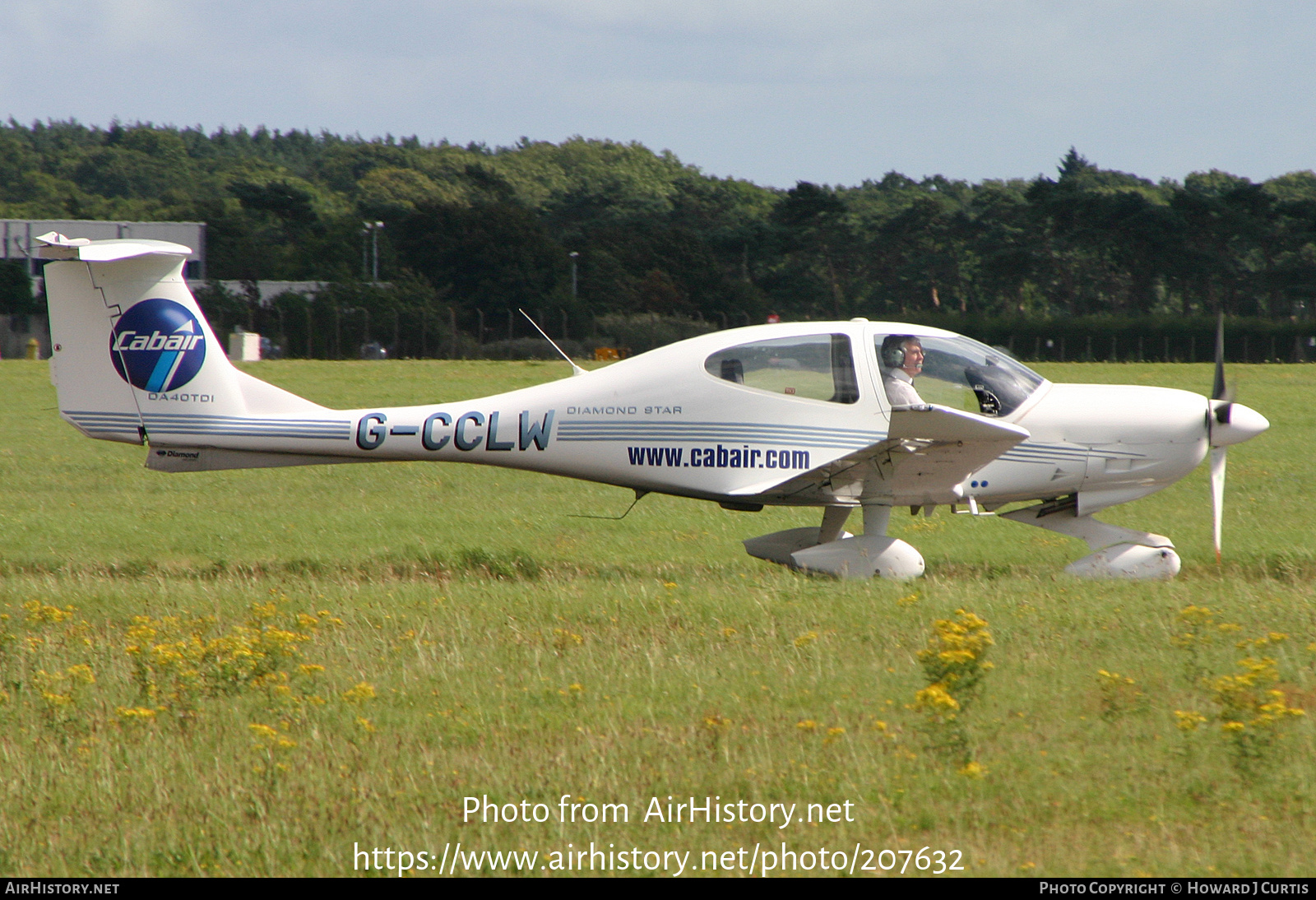 Aircraft Photo of G-CCLW | Diamond DA40D Diamond Star TDI | Cabair | AirHistory.net #207632