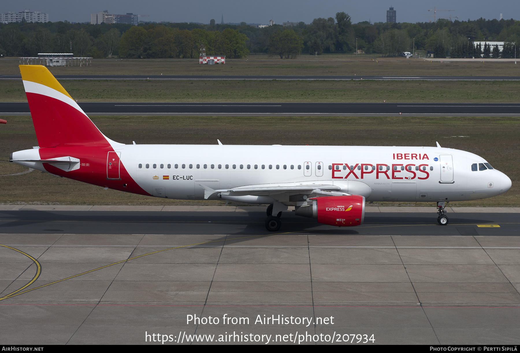 Aircraft Photo of EC-LUC | Airbus A320-214 | Iberia Express | AirHistory.net #207934