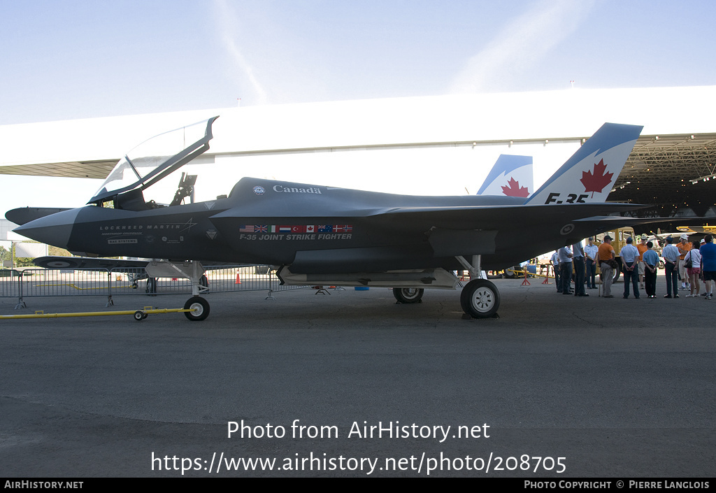 Aircraft Photo of No Reg | Lockheed Martin F-35 Lightning II (mock-up) | Canada - Air Force | AirHistory.net #208705