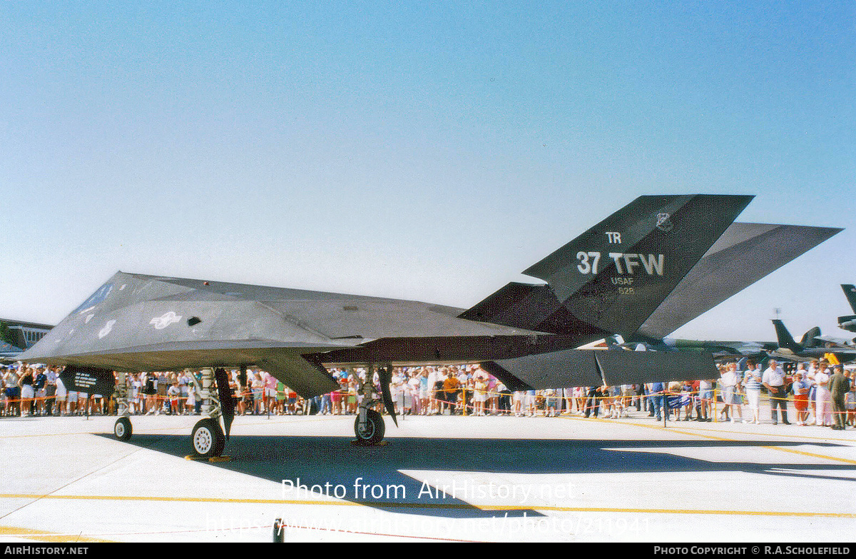 Aircraft Photo of 84-0828 / 828 | Lockheed F-117A Nighthawk | USA - Air Force | AirHistory.net #211941