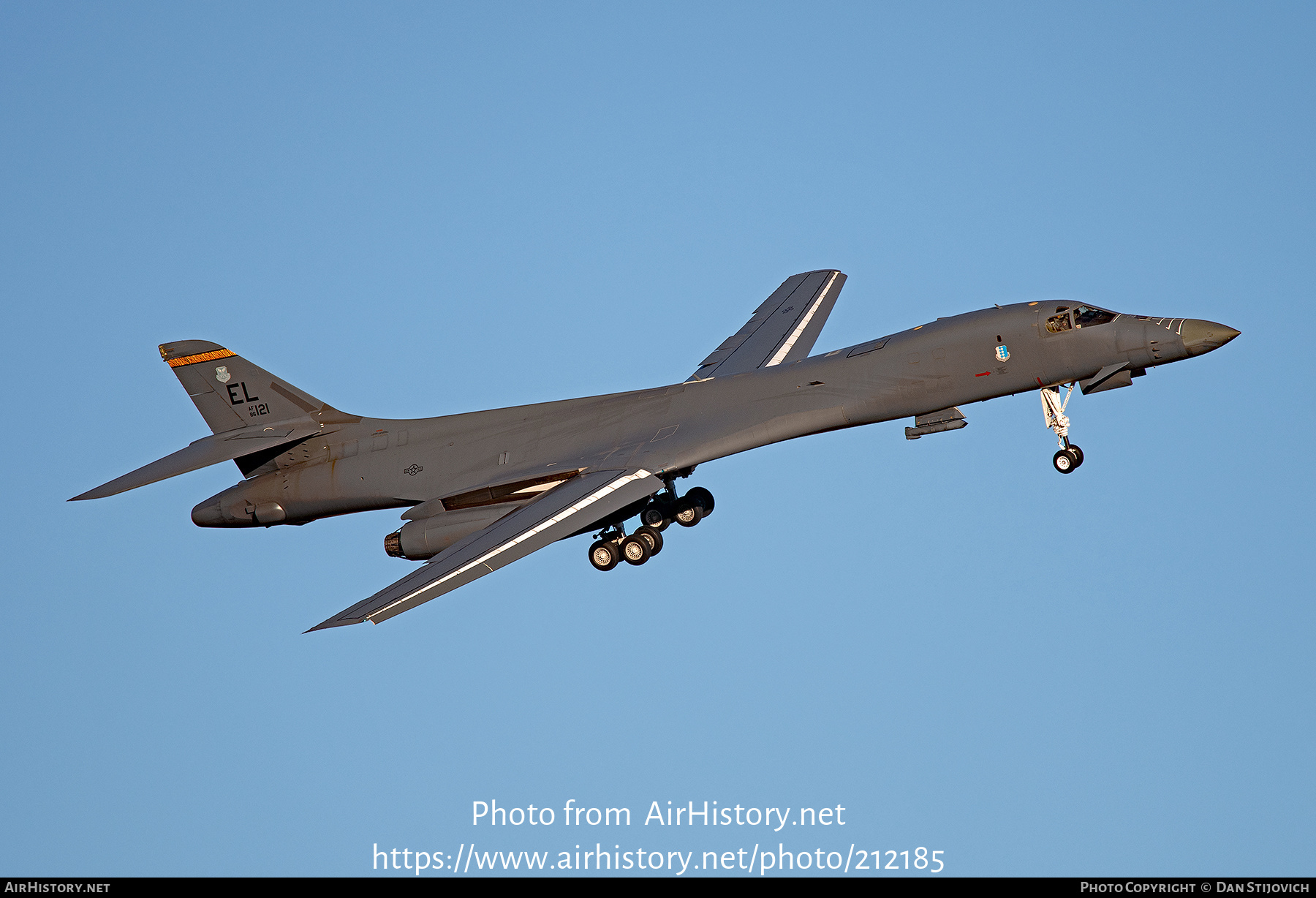 Aircraft Photo of 86-0121 / AF86-121 | Rockwell B-1B Lancer | USA - Air Force | AirHistory.net #212185