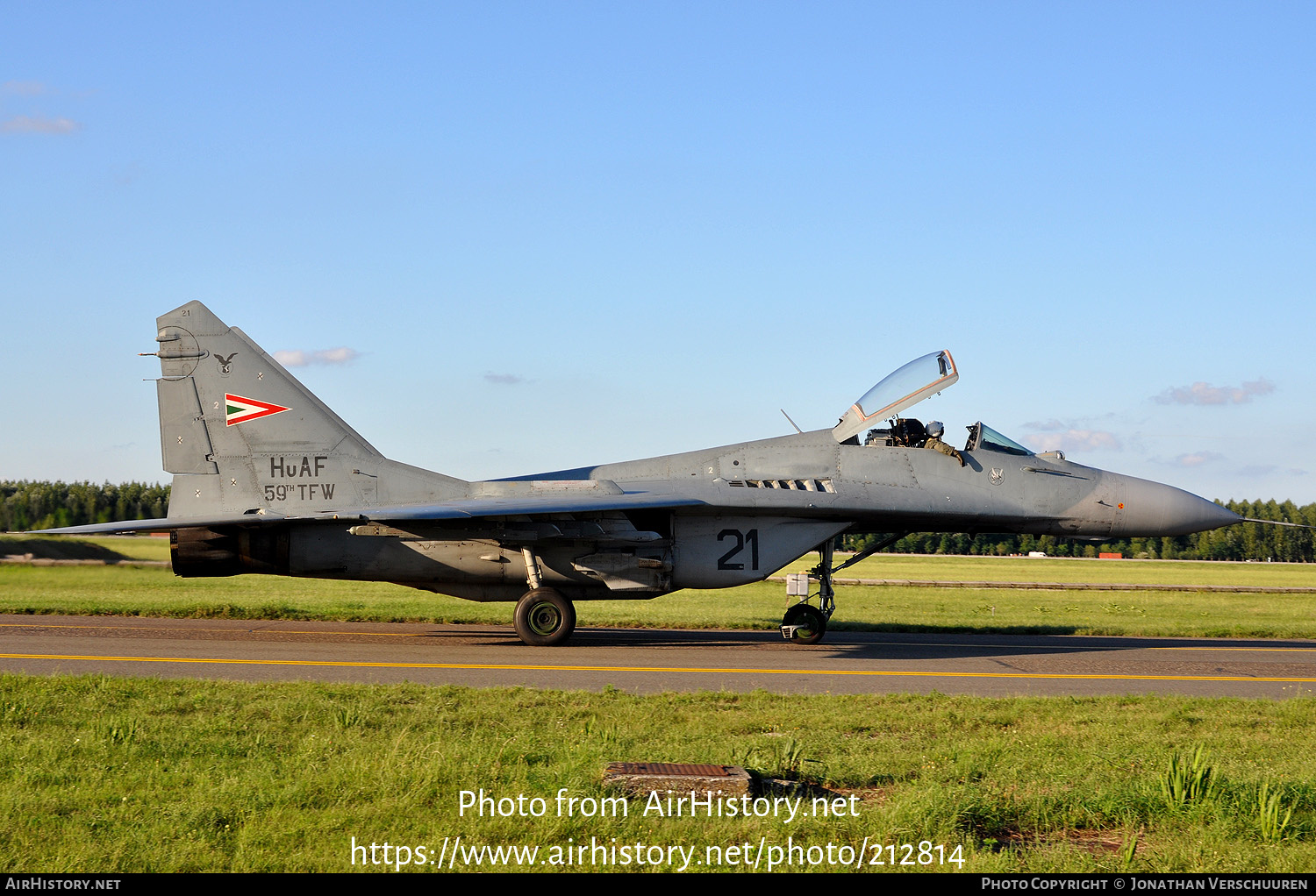 Aircraft Photo of 21 | Mikoyan-Gurevich MiG-29B (9-12) | Hungary - Air Force | AirHistory.net #212814