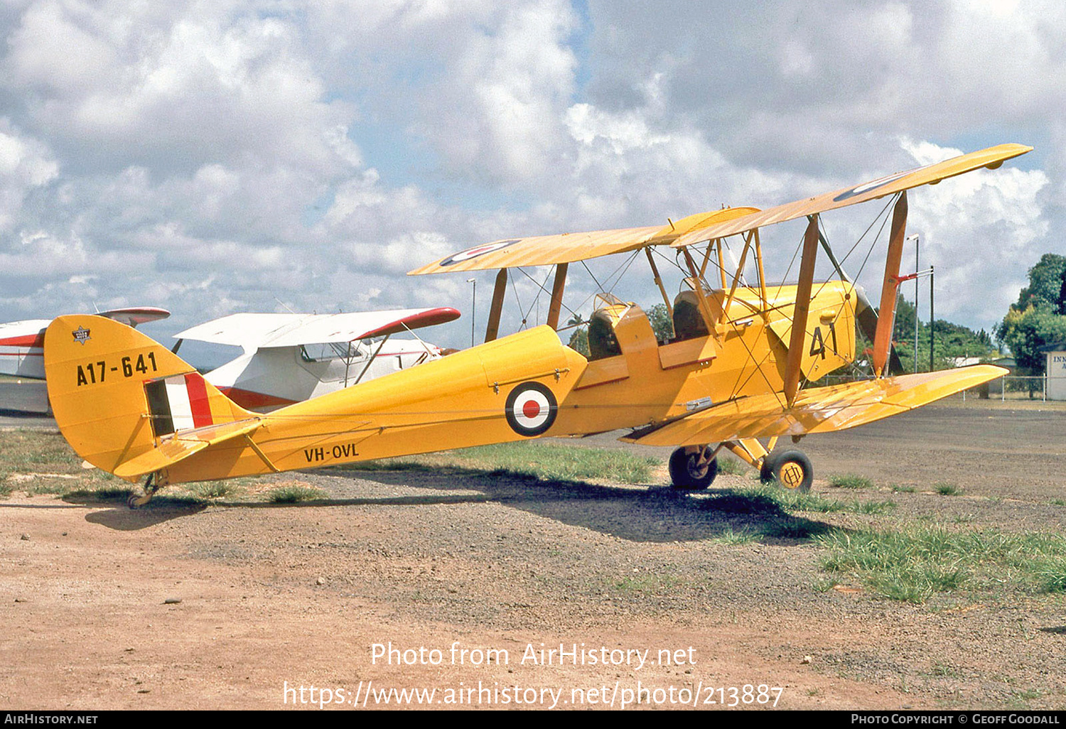 Aircraft Photo of VH-OVL / A17-641 | De Havilland D.H. 82A Tiger Moth | Australia - Air Force | AirHistory.net #213887