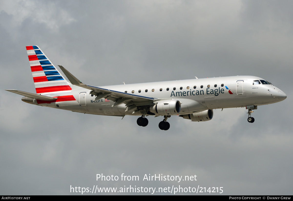 Aircraft Photo of N433YX | Embraer 175LR (ERJ-170-200LR) | American Eagle | AirHistory.net #214215