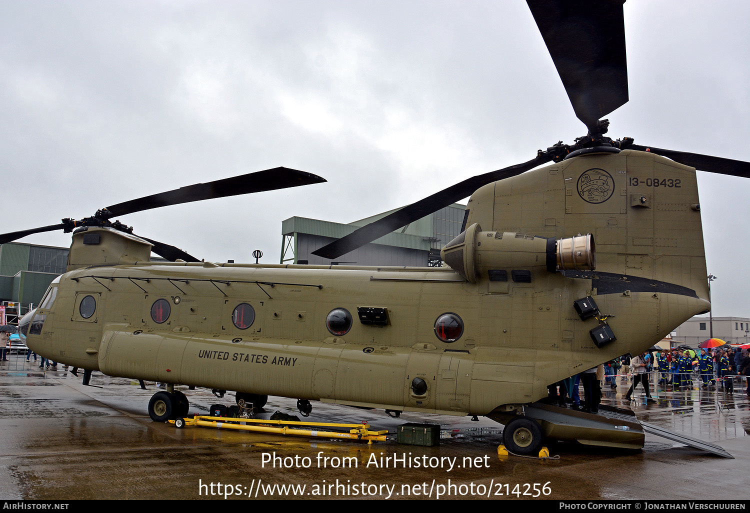 Aircraft Photo of 13-8432 / 13-08432 | Boeing CH-47F Chinook (414) | USA - Army | AirHistory.net #214256