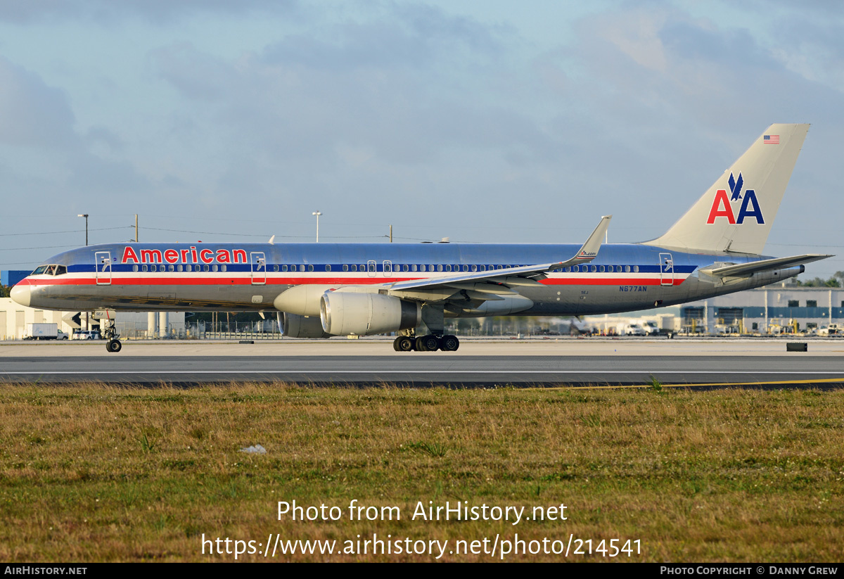 Aircraft Photo of N677AN | Boeing 757-223 | American Airlines | AirHistory.net #214541