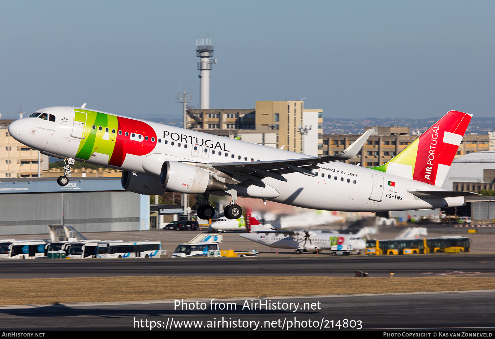 Aircraft Photo of CS-TNS | Airbus A320-214 | TAP Air Portugal | AirHistory.net #214803