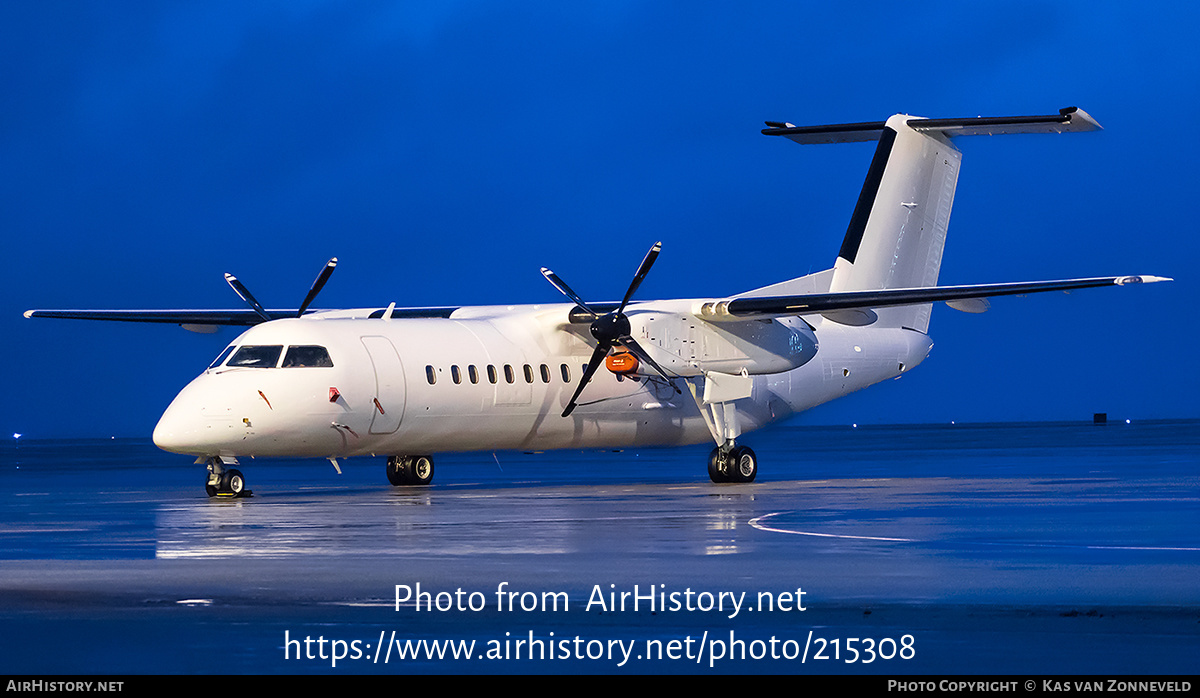 C-FACV Voyageur Airways De Havilland Canada DHC-8-311 Dash 8