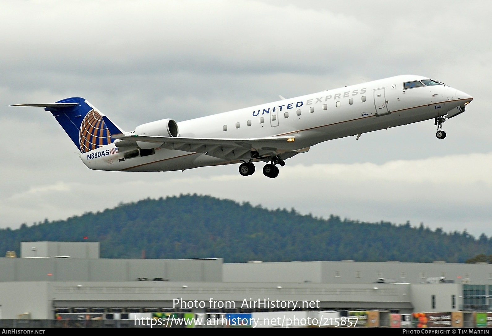 Aircraft Photo of N880AS | Bombardier CRJ-200ER (CL-600-2B19) | United Express | AirHistory.net #215857