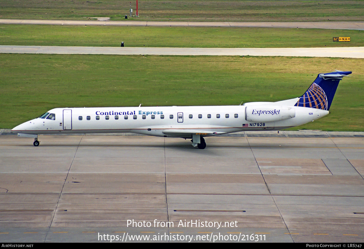 Aircraft Photo of N17928 | Embraer ERJ-145ER (EMB-145ER) | Continental Express | AirHistory.net #216311