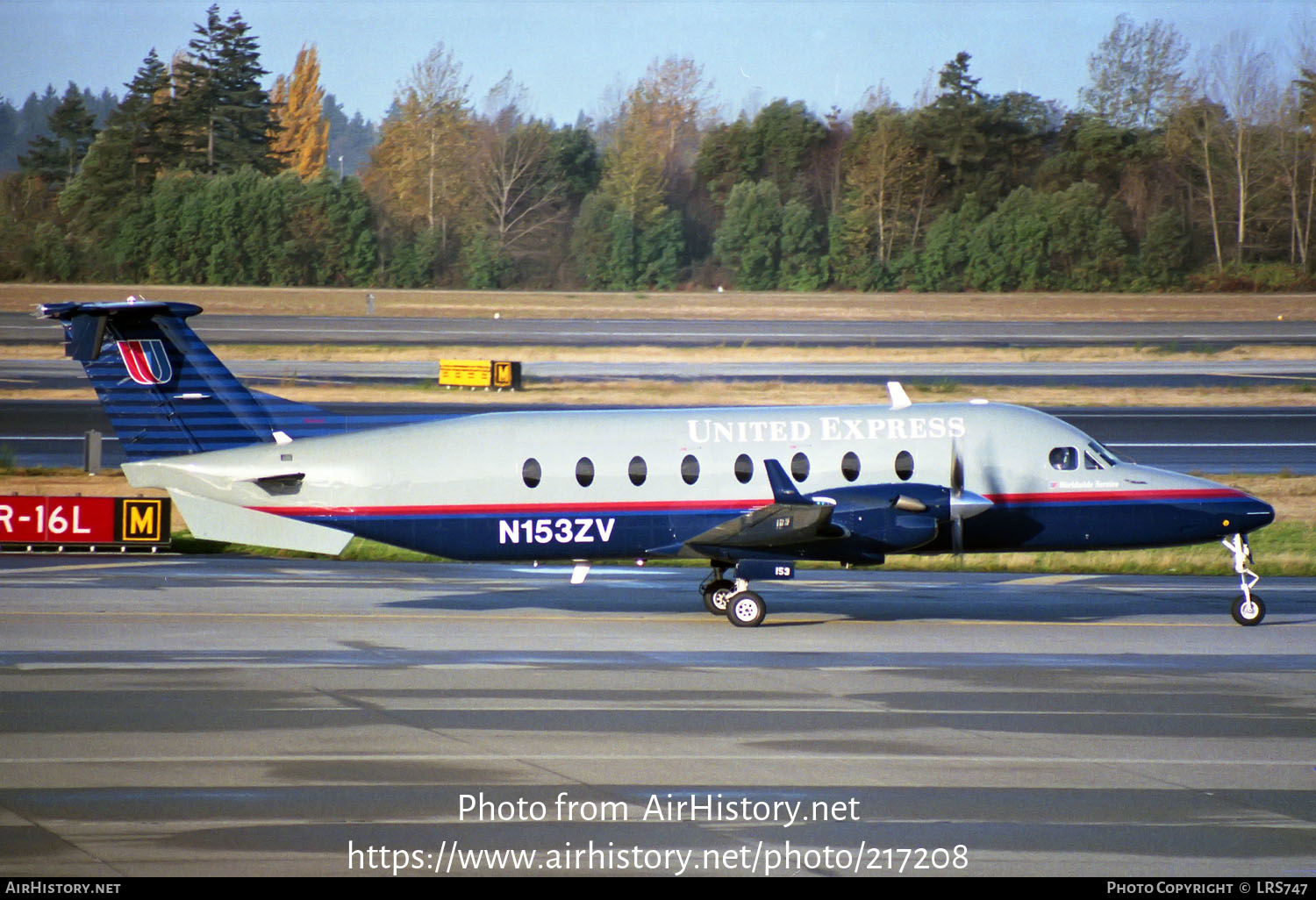 Aircraft Photo of N153ZV | Beech 1900D | United Express | AirHistory.net #217208