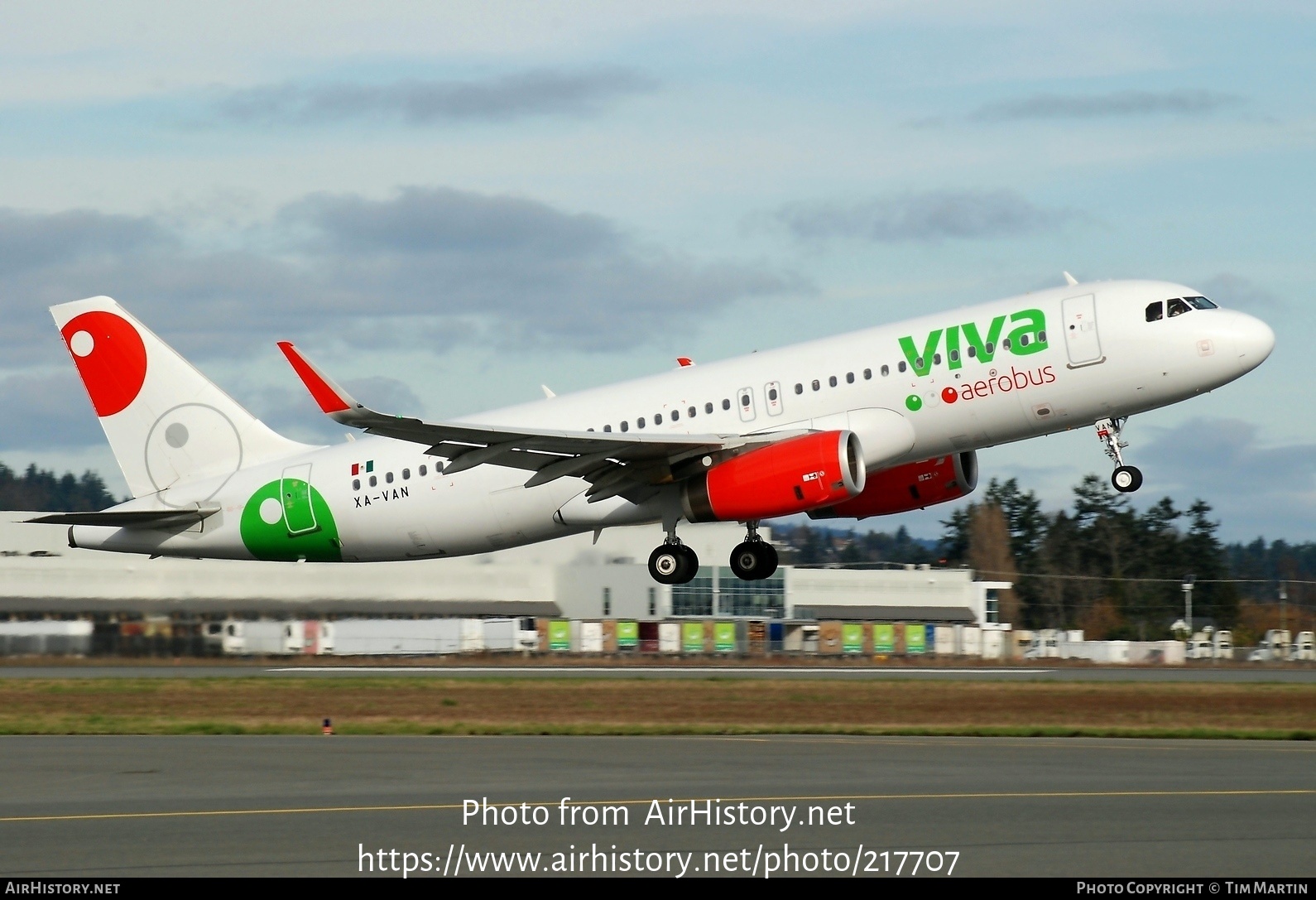 Aircraft Photo of XA-VAN | Airbus A320-232 | Viva Aerobús | AirHistory.net #217707