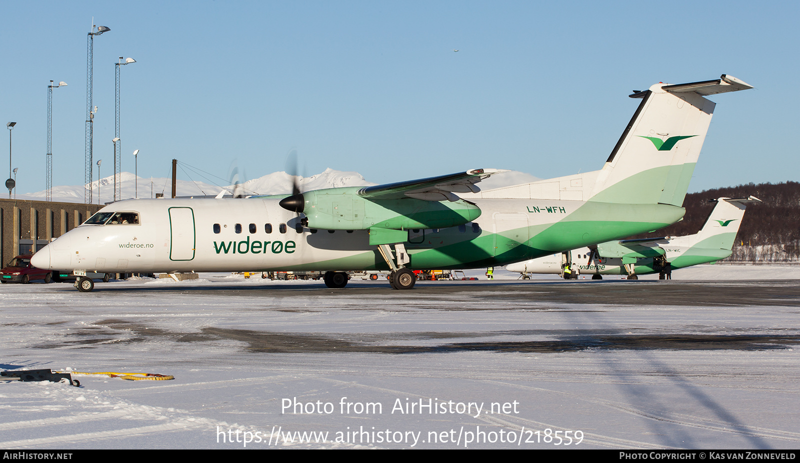 Aircraft Photo of LN-WFH | De Havilland Canada DHC-8-311 Dash 8 | Widerøe | AirHistory.net #218559