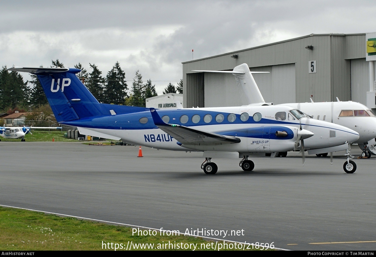 Aircraft Photo Of N841up Beechcraft 00 King Air 350 Wheels Up Airhistory Net