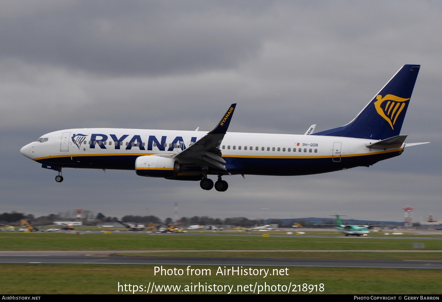 Aircraft Photo of 9H-QDB | Boeing 737-800 | Ryanair | AirHistory.net #218918