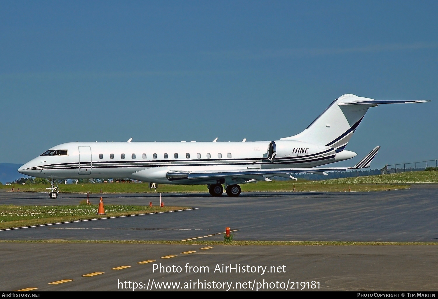 Aircraft Photo of N1NE | Bombardier Global Express XRS (BD-700-1A10) | AirHistory.net #219181