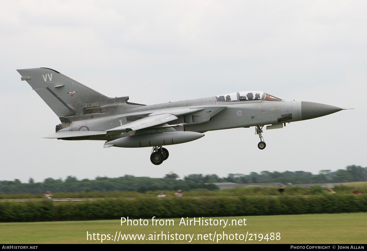 Aircraft Photo of ZE982 | Panavia Tornado F3 | UK - Air Force | AirHistory.net #219488