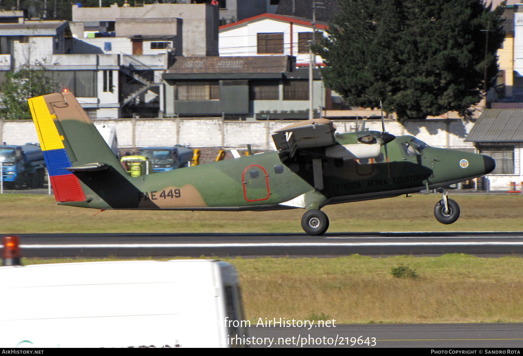 Aircraft Photo of FAE-449 | De Havilland Canada DHC-6-300 Twin Otter | Ecuador - Air Force | AirHistory.net #219643