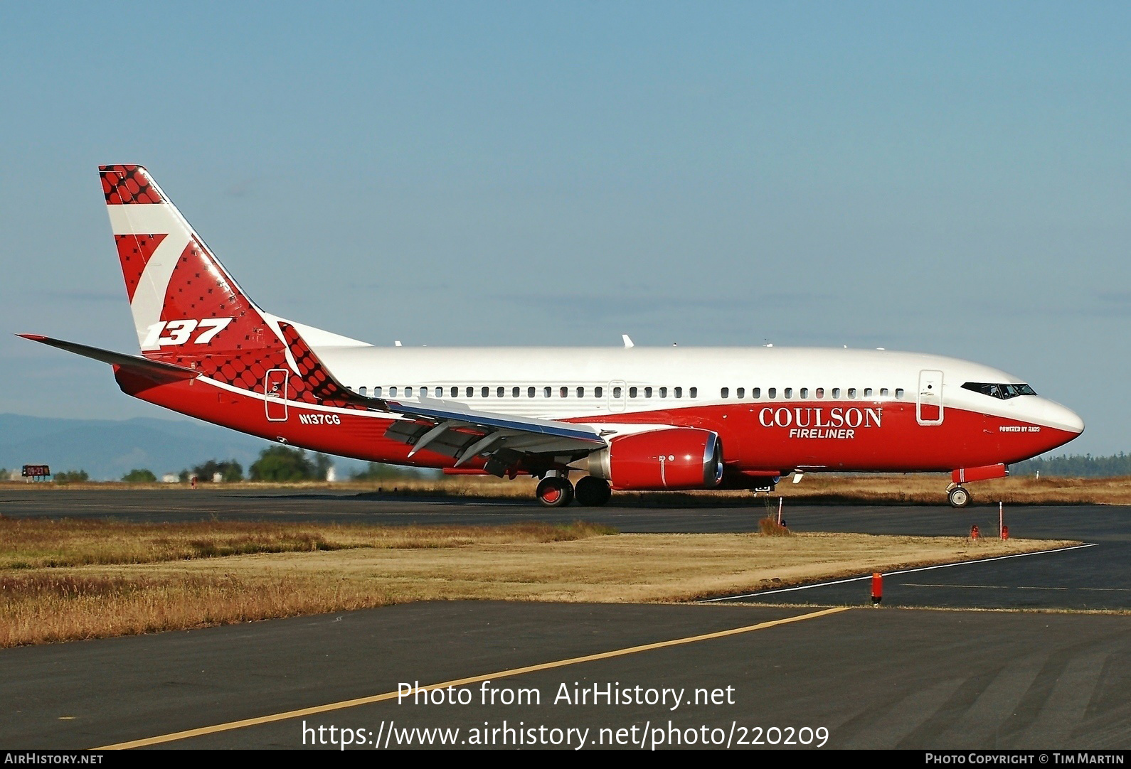 Aircraft Photo of N137CG | Boeing 737-3H4/AT | Coulson Flying Tankers | AirHistory.net #220209