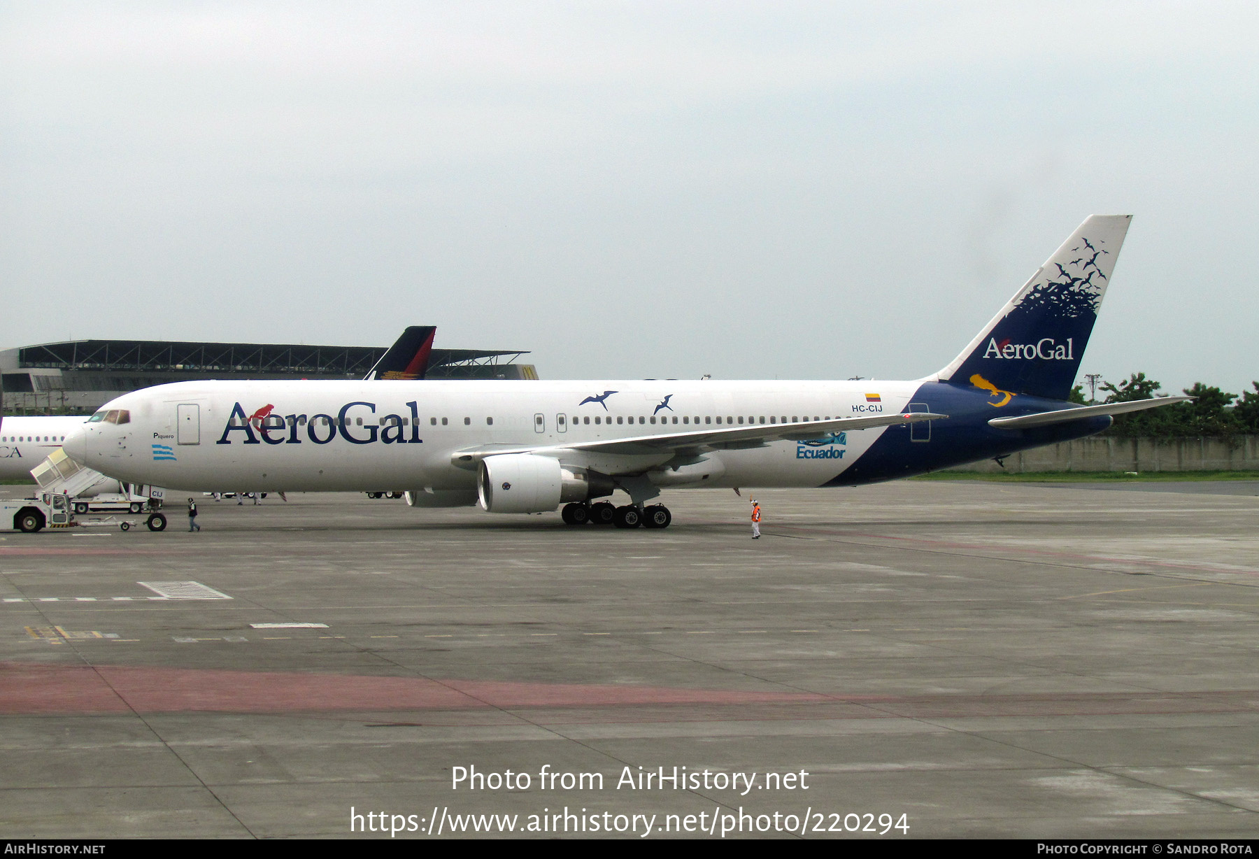 Aircraft Photo of HC-CIJ | Boeing 767-322/ER | AeroGal | AirHistory.net #220294