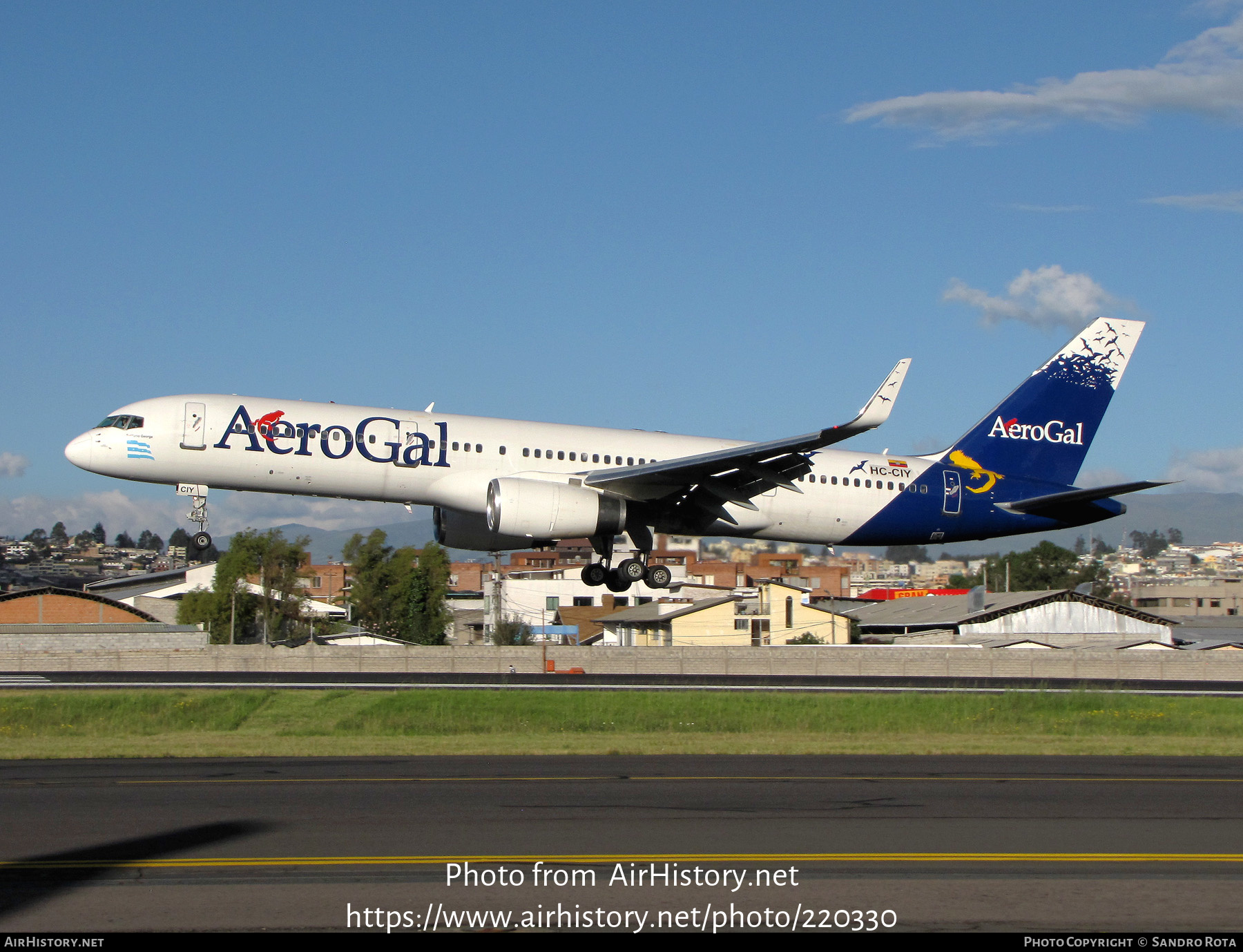 Aircraft Photo of HC-CIY | Boeing 757-2K2 | AeroGal | AirHistory.net #220330