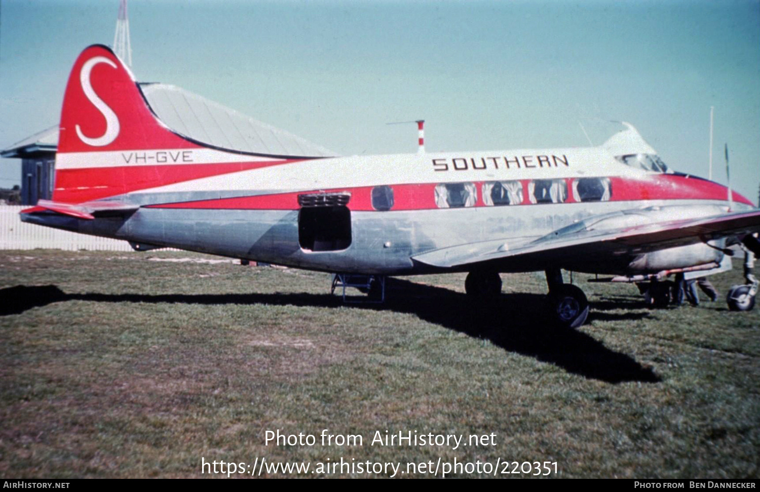 Aircraft Photo of VH-GVE | De Havilland D.H. 104 Dove 1 | Southern Airlines | AirHistory.net #220351