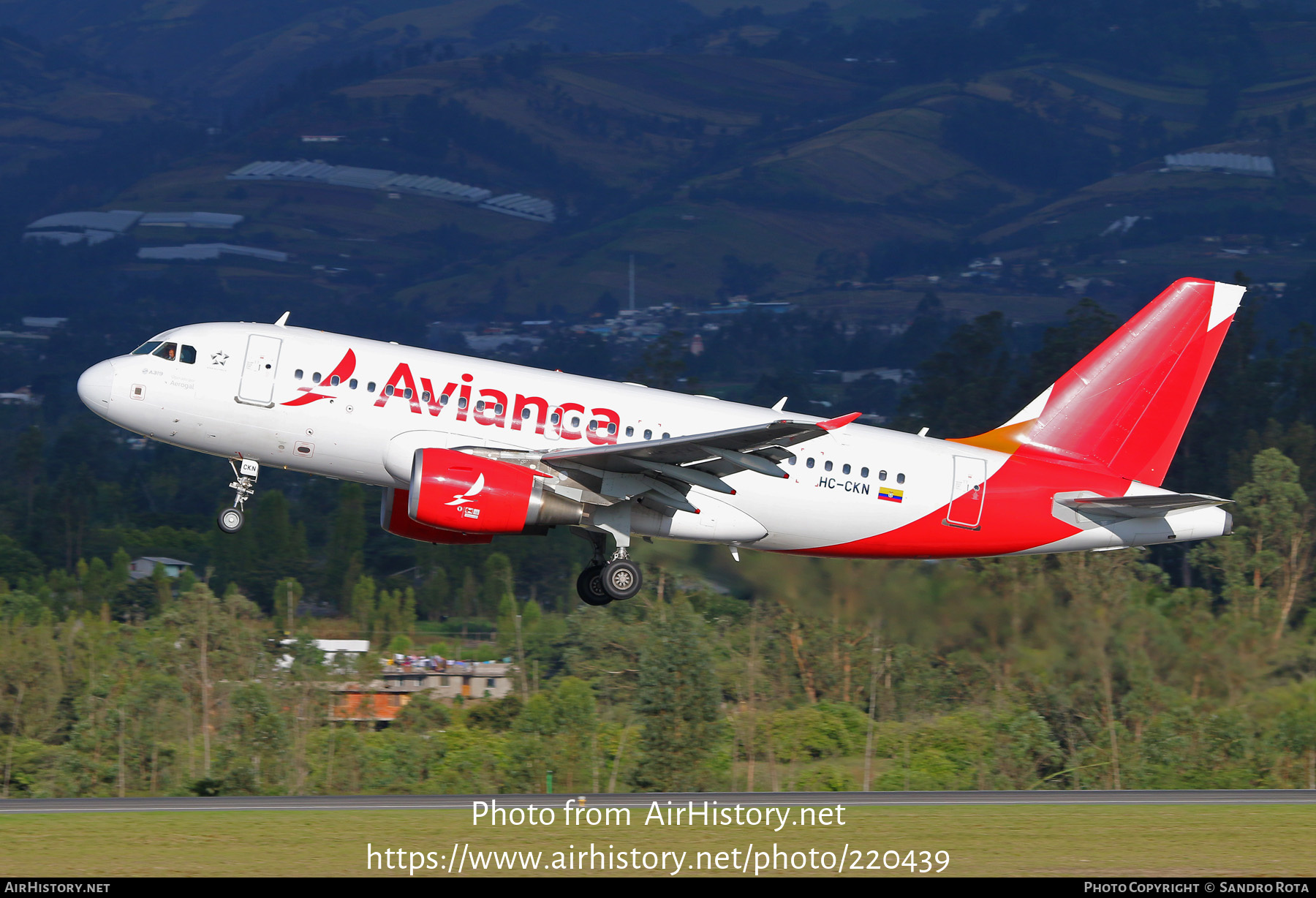 Aircraft Photo of HC-CKN | Airbus A319-112 | Avianca | AirHistory.net #220439