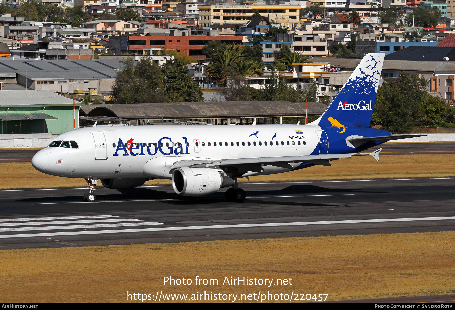 Aircraft Photo of HC-CKP | Airbus A319-112 | AeroGal | AirHistory.net #220457