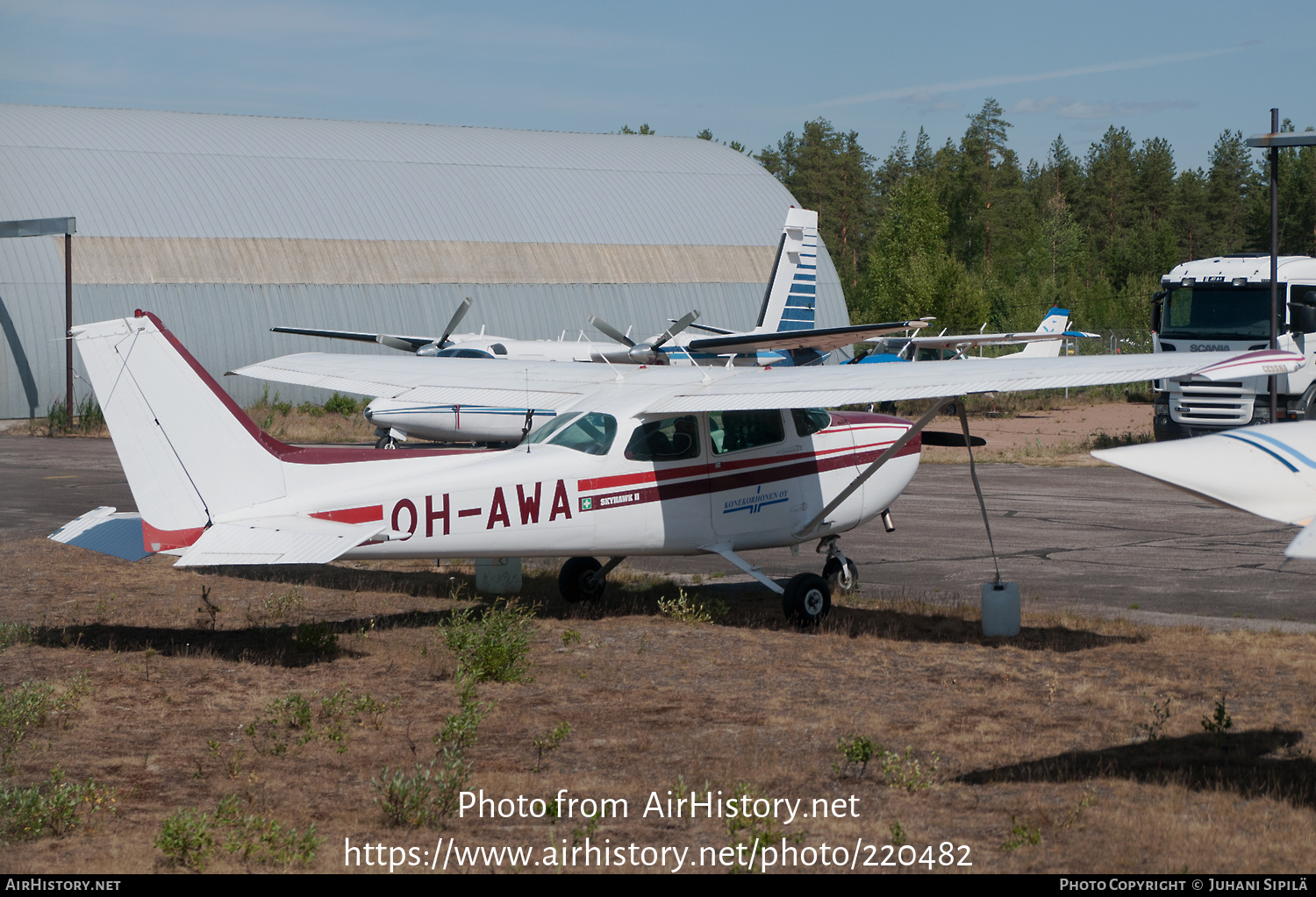 Aircraft Photo of OH-AWA | Cessna 172P Skyhawk II | Konekorhonen Oy | AirHistory.net #220482