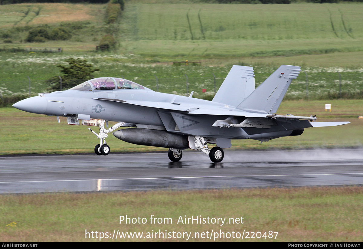 Aircraft Photo of 168930 | Boeing F/A-18F Super Hornet | USA - Navy | AirHistory.net #220487