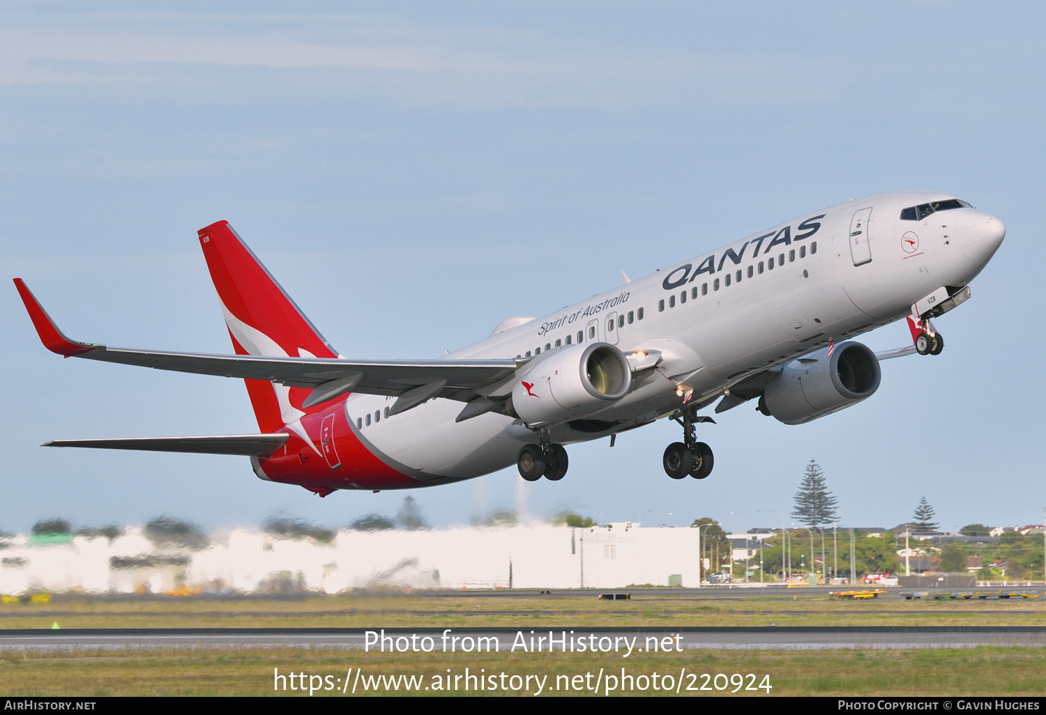 Aircraft Photo of VH-VZB | Boeing 737-838 | Qantas | AirHistory.net #220924