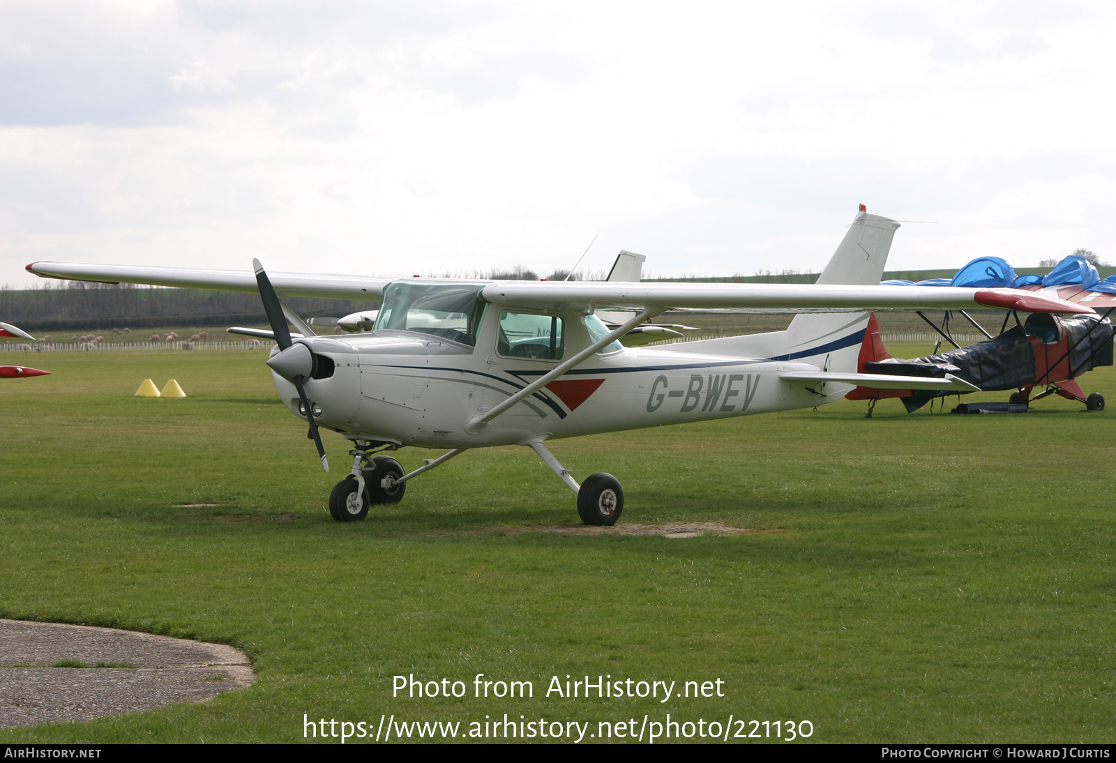 Aircraft Photo of G-BWEV | Cessna 152 | Old Sarum Flying Club | AirHistory.net #221130