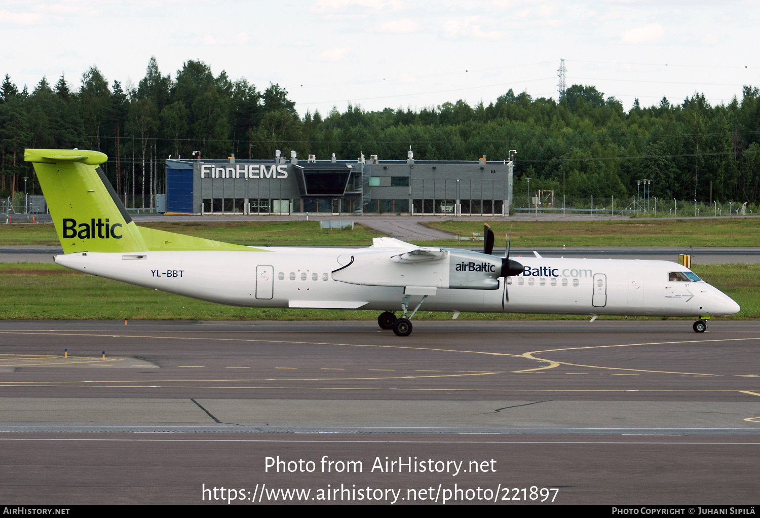 Aircraft Photo of YL-BBT | Bombardier DHC-8-402 Dash 8 | AirBaltic | AirHistory.net #221897