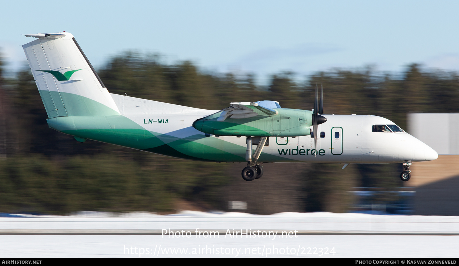 Aircraft Photo of LN-WIA | De Havilland Canada DHC-8-103 Dash 8 | Widerøe | AirHistory.net #222324