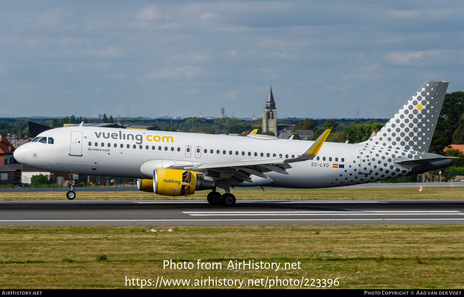 Aircraft Photo of EC-LVO | Airbus A320-214 | Vueling Airlines | AirHistory.net #223396