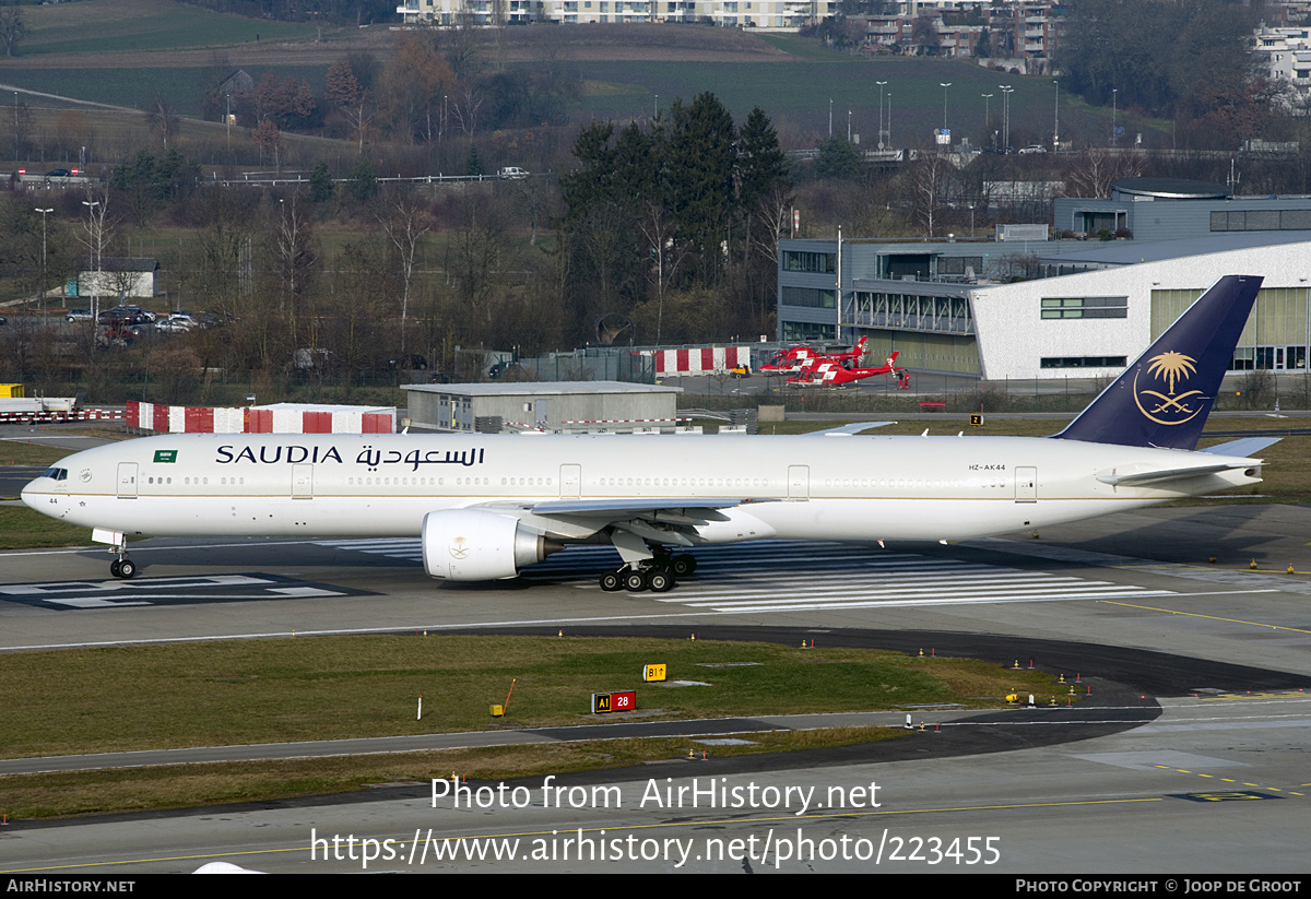 Aircraft Photo of HZ-AK44 | Boeing 777-300/ER | Saudia - Saudi Arabian Airlines | AirHistory.net #223455