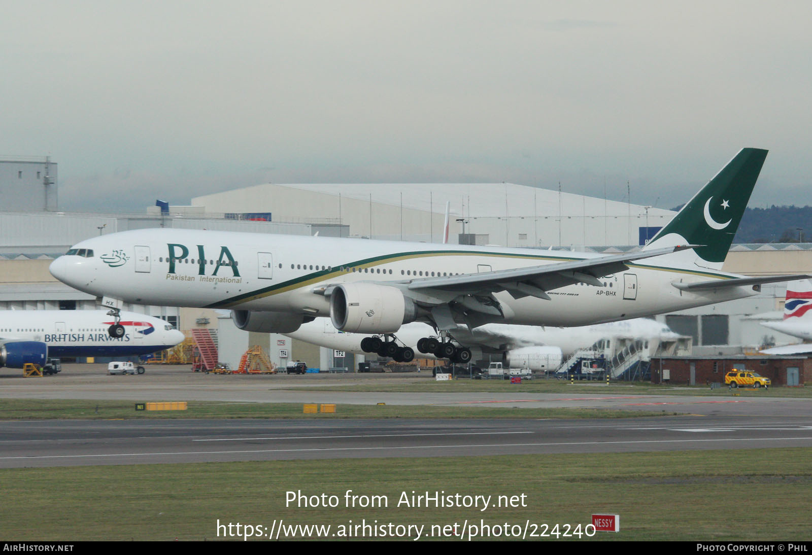 Aircraft Photo of AP-BHX | Boeing 777-240/ER | Pakistan International Airlines - PIA | AirHistory.net #224240