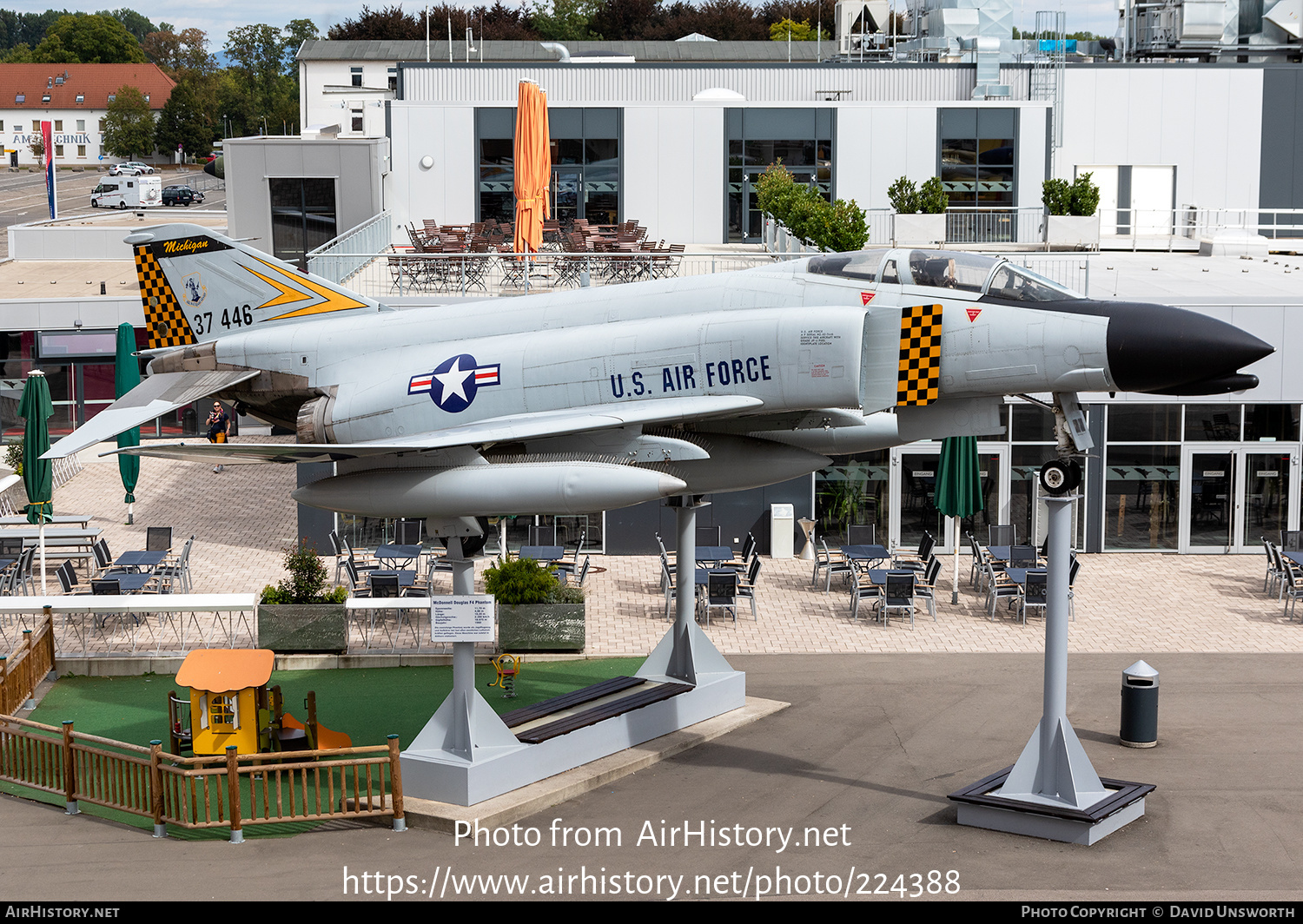 Aircraft Photo of 63-7446 / 37446 | McDonnell F-4C Phantom II | USA - Air Force | AirHistory.net #224388