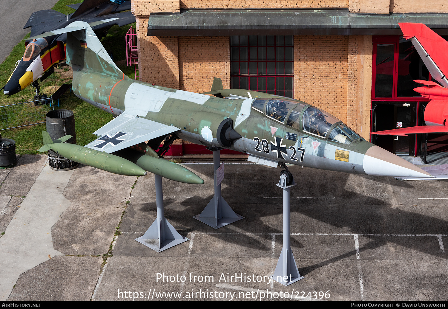 Aircraft Photo of 2827 | Lockheed TF-104G Starfighter | Germany - Air Force | AirHistory.net #224396