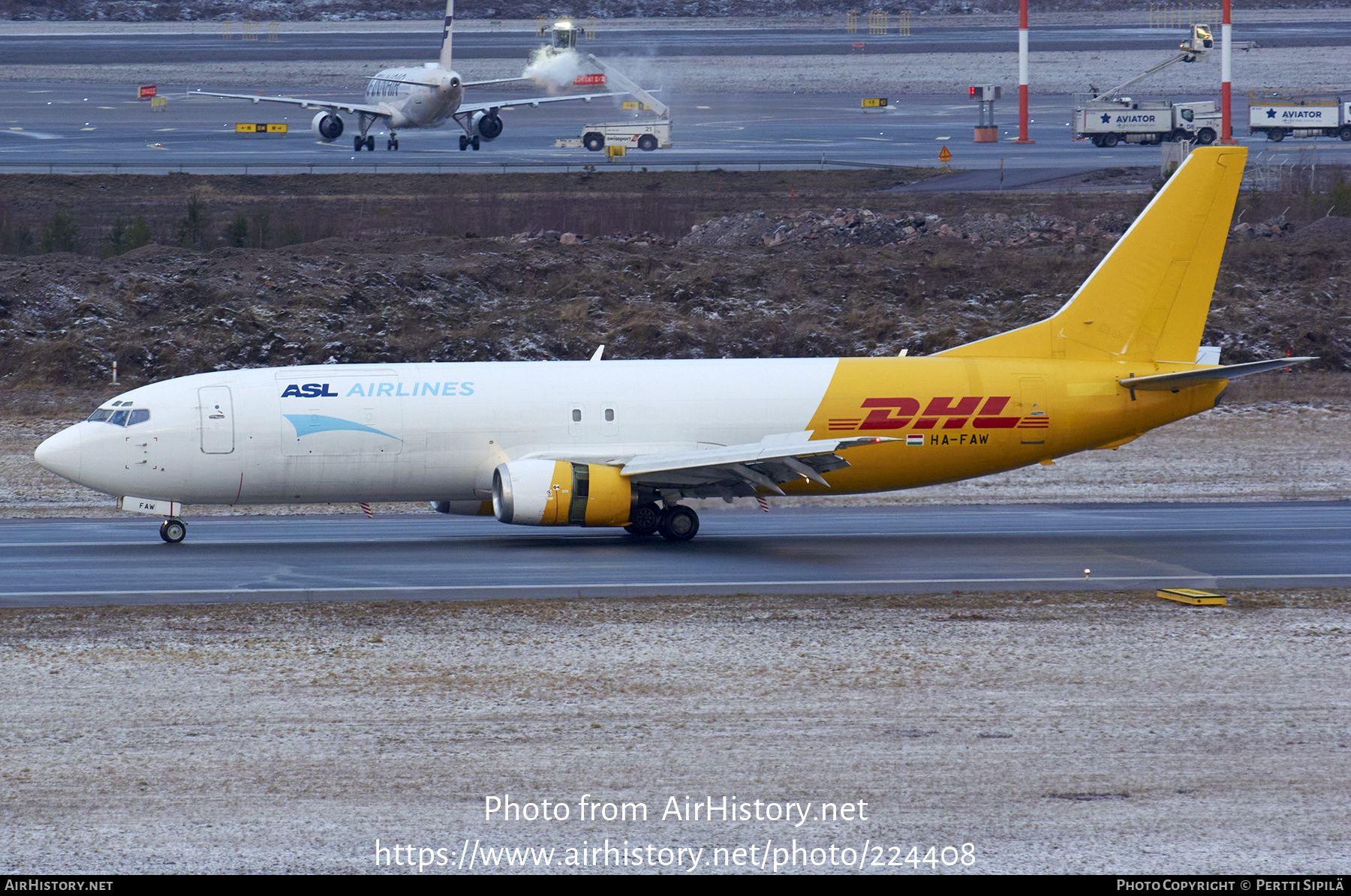 Aircraft Photo of HA-FAW | Boeing 737-476(SF) | ASL Airlines | AirHistory.net #224408