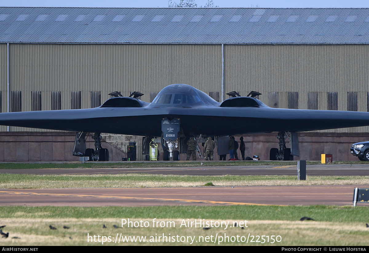 Aircraft Photo of 82-1068 / AF82-1068 | Northrop Grumman B-2A Spirit | USA - Air Force | AirHistory.net #225150