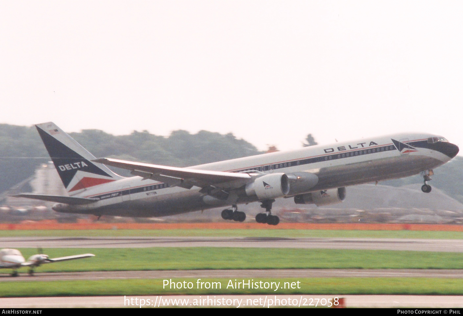 Aircraft Photo of N177DN | Boeing 767-332/ER | Delta Air Lines | AirHistory.net #227058