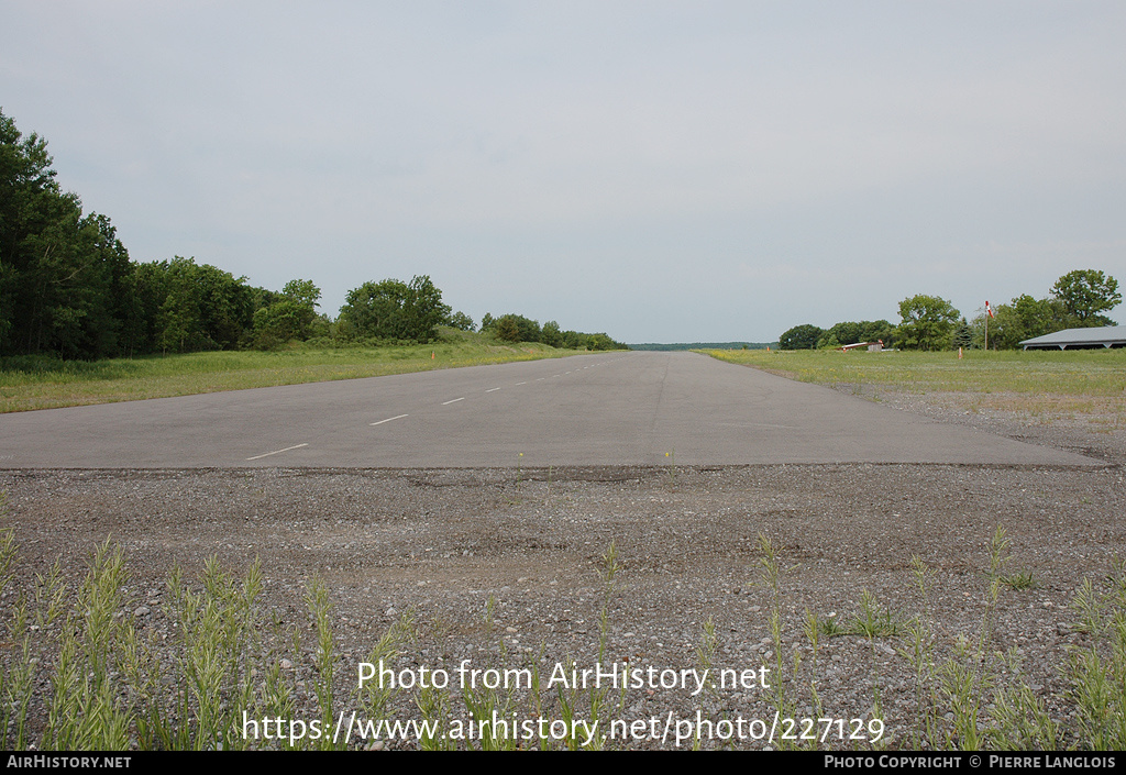 Airport photo of Stirling (CPJ5) in Ontario, Canada | AirHistory.net #227129