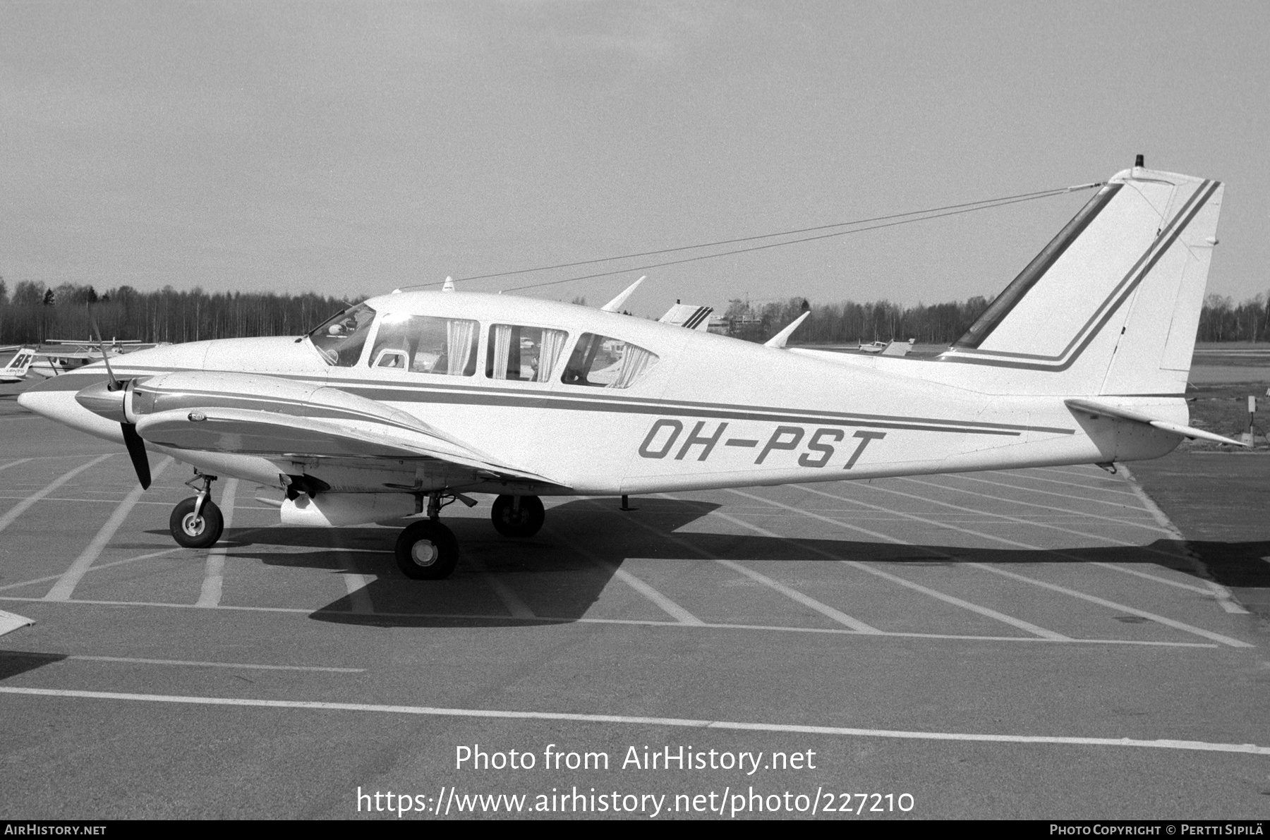 Aircraft Photo of OH-PST | Piper PA-23-250 Aztec E | AirHistory.net #227210