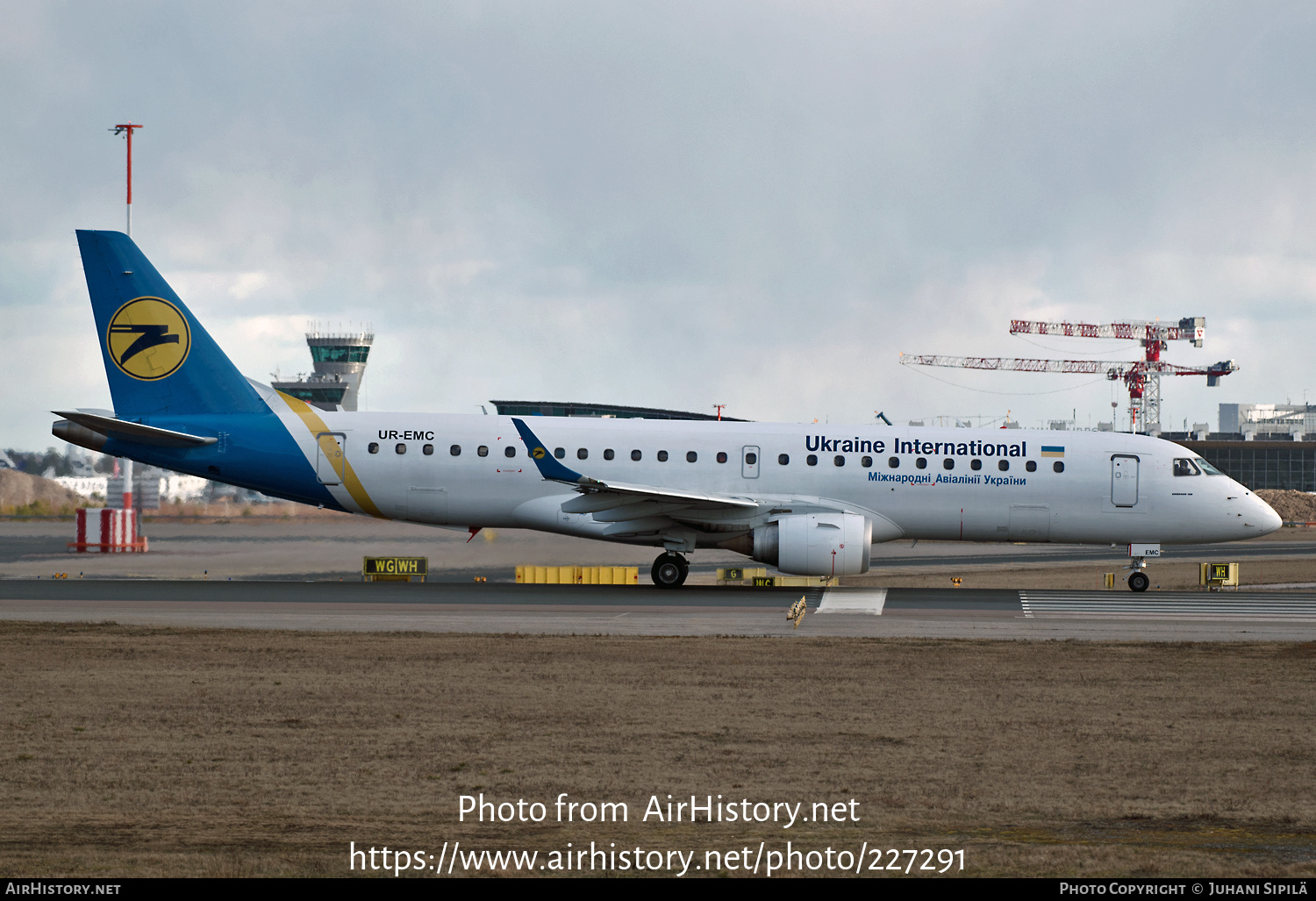 Aircraft Photo of UR-EMC | Embraer 190STD (ERJ-190-100STD) | Ukraine International Airlines | AirHistory.net #227291