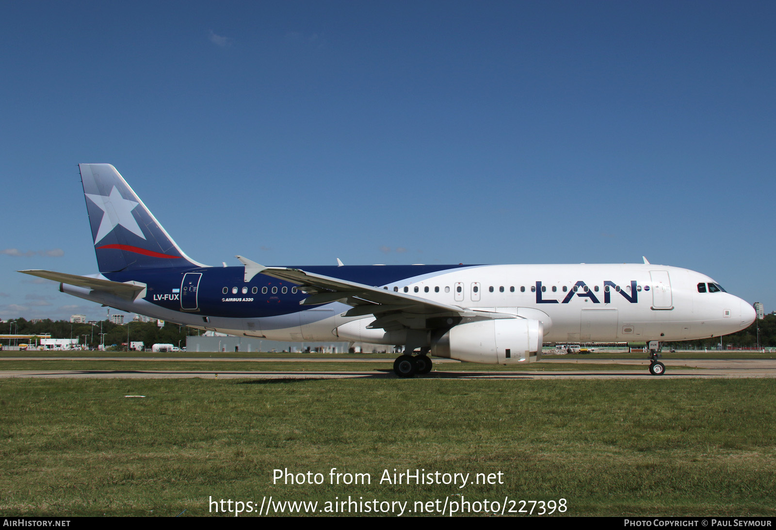 Aircraft Photo of LV-FUX | Airbus A320-233 | LAN Airlines - Línea Aérea Nacional | AirHistory.net #227398