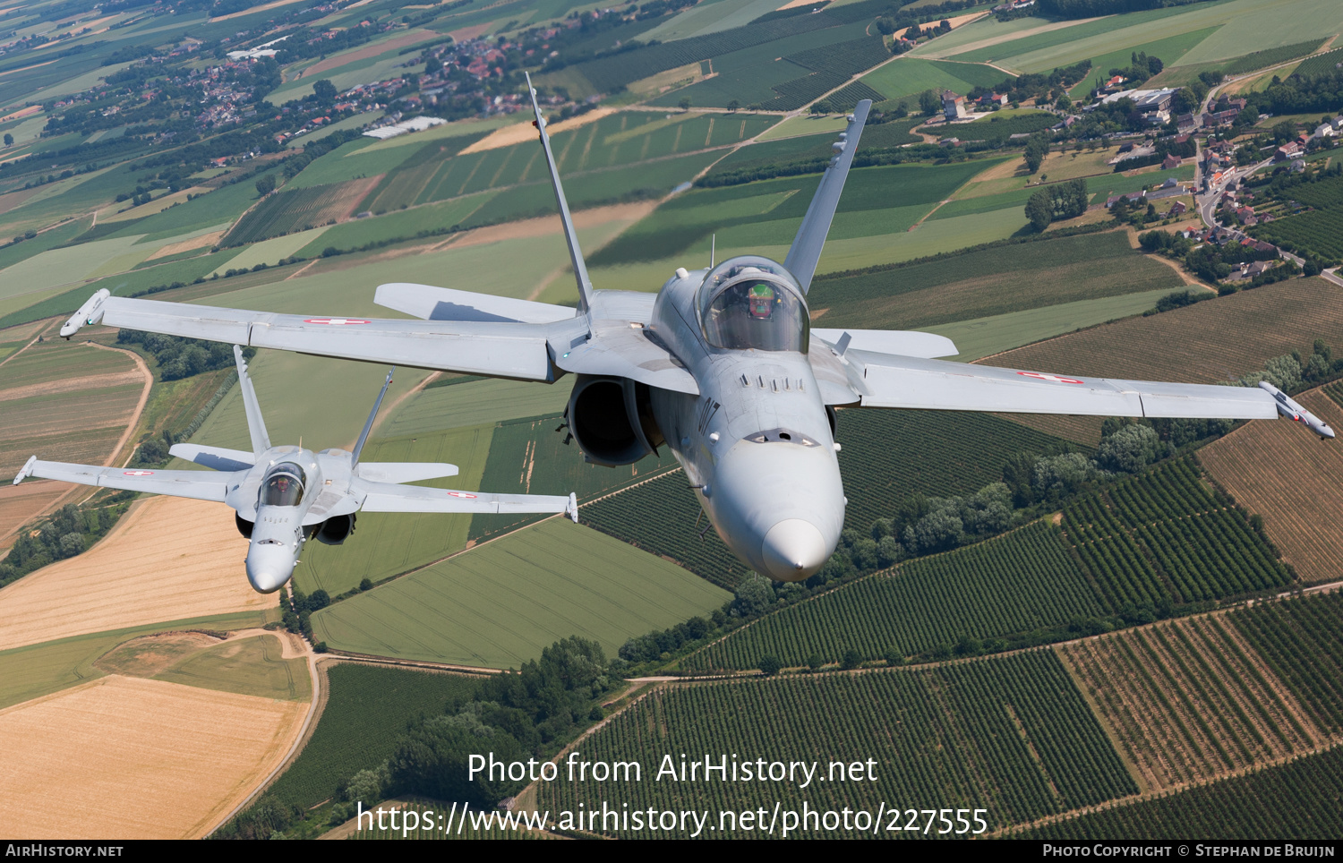 Aircraft Photo of J-5017 | McDonnell Douglas F/A-18C Hornet | Switzerland - Air Force | AirHistory.net #227555