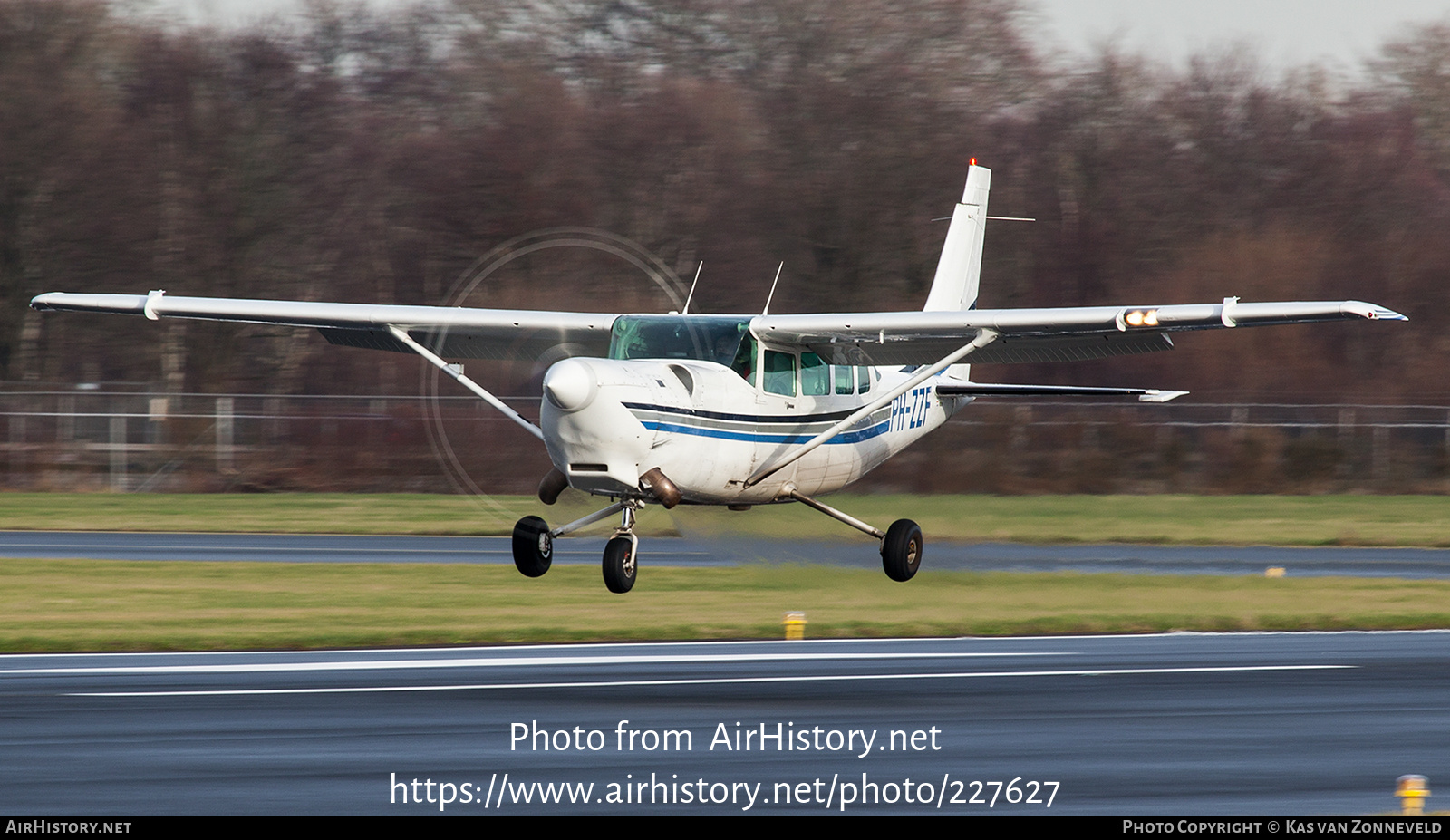 Aircraft Photo of PH-ZZF | Cessna 207/Soloy Turbine 207 | AirHistory.net #227627