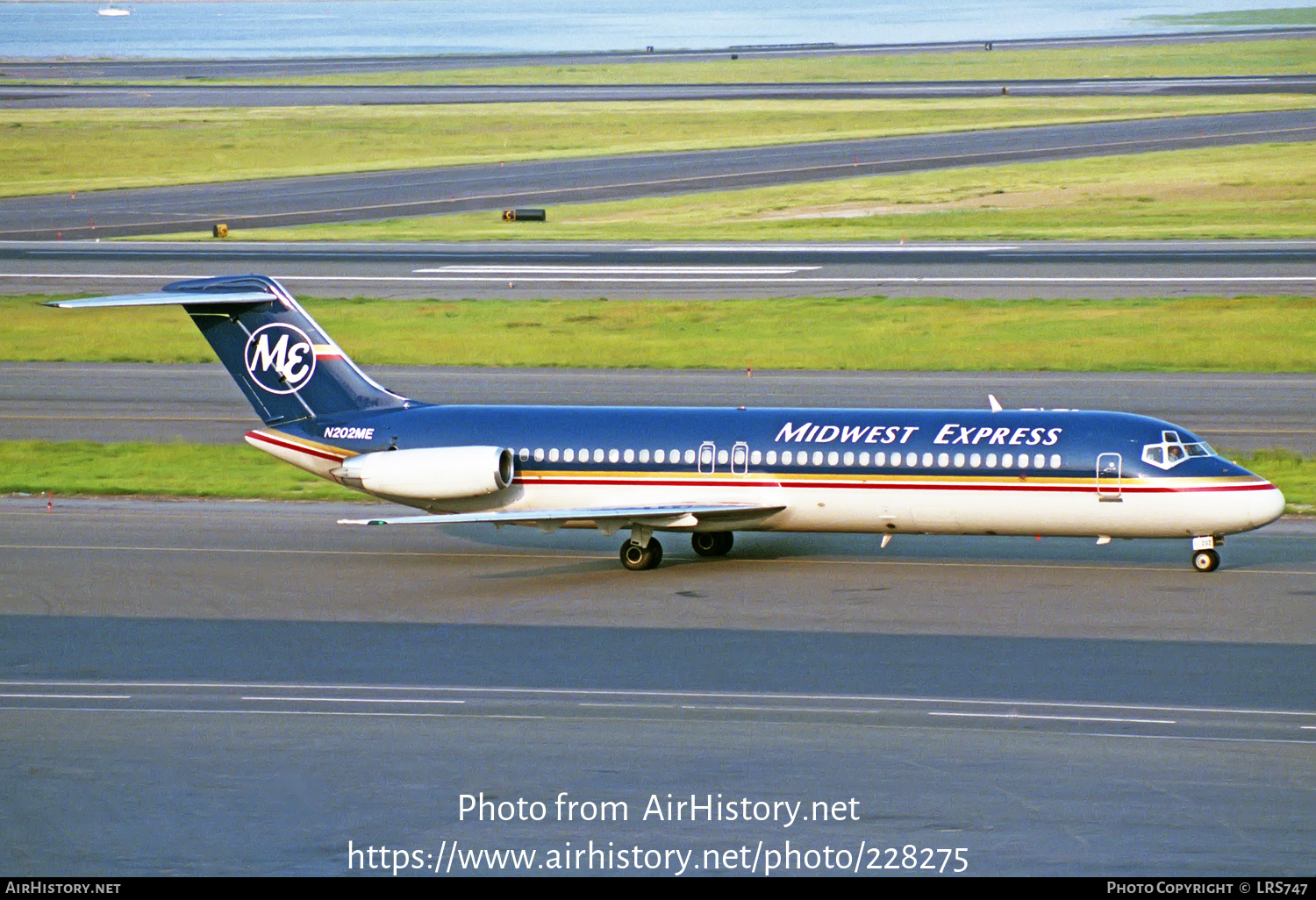 Aircraft Photo of N202ME | McDonnell Douglas DC-9-32 | Midwest Express Airlines | AirHistory.net #228275